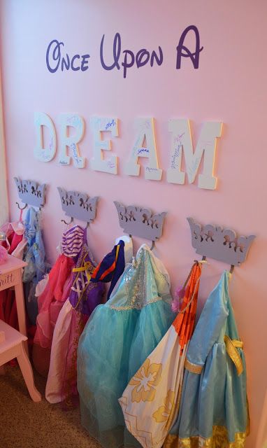 The Journey of Parenthood...: Tour of our Home: Britt's Princess Room Mermaid Playroom, Disney Princess Bedroom, Nanny Ideas, Girls Princess Room, Disney Princess Room, Princess Decor, Princess Bedrooms, Princess Room Decor, Room Girl