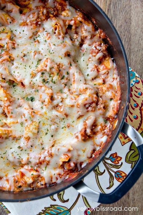 One Pot Stovetop Lasanga Lasanga Recipe, Stove Top Lasagna, Yellow Bliss Road, Skillet Lasagna, Pot Lasagna, One Pot Dinners, Lasagna Recipe, One Pot Meals, Main Meals