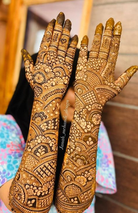 Bharchak Mehndi Designs, Bridal Mehandi Design Marriage, Bride Mehendi Design Wedding Mehndi, Bridal Back Hand Mehndi Design, Full Back Hand Mehndi Designs, Back Hand Bridal Mehndi Designs, Mehndi Pic, Mehndi Pics, Mehandi Wedding