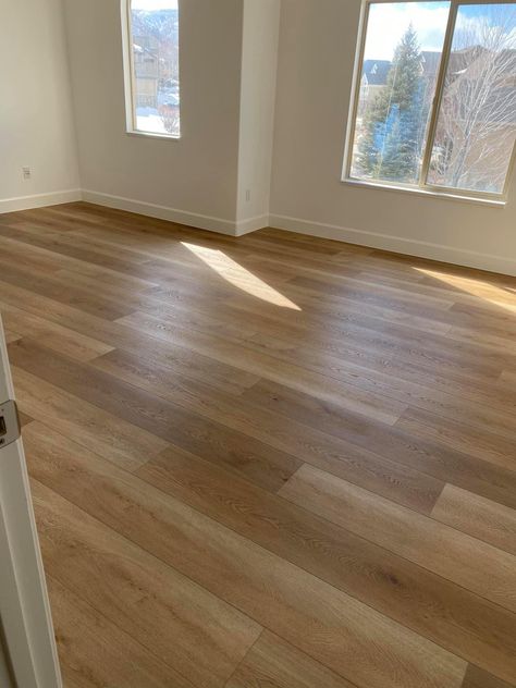 Wood Bedroom Flooring, Light Wood Bedroom Floor, Laminated Flooring Ideas, Light Color Flooring Ideas, Tan Wood Floors, Floor Ideas For Bedroom, Wooden Floors Bedroom, Wood Floor In Bedroom, Wood Floor Aesthetic