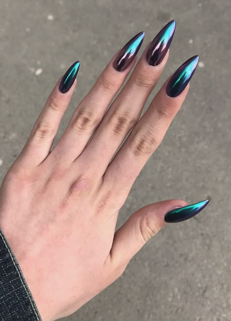 Light Up Your Look: How to Effortlessly Rock Light Сolorful Summer Chrome Nails for a Subtle Shine Colorful Chrome Nails, Summer Chrome Nails, Black Chrome Nails, Chameleon Nails, Quick Dry Nail Polish, Witchy Nails, Dry Nails Quick, Chrome Nail Art, Gothic Nails