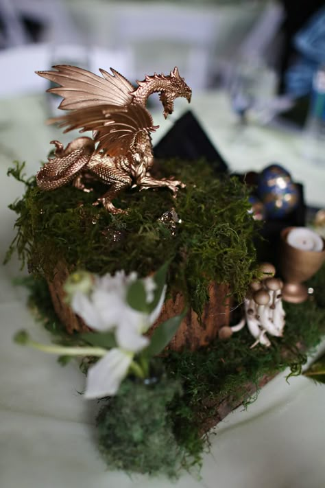 Fairytale Wedding Centrepiece, Dragon Wedding Decor, Elvish Wedding Theme, Dragon Theme Wedding, Magic The Gathering Wedding Ideas, Fantasy Wedding Centerpieces, Moody Fairytale Wedding, Mid Evil Wedding Theme, Warhammer Wedding