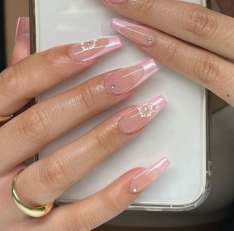 French Tip Press On Nails, Soft Nails, Pink Nail, Pink Acrylic Nails, Fire Nails, Classy Nails, Funky Nails, Pretty Acrylic Nails, Chrome Nails