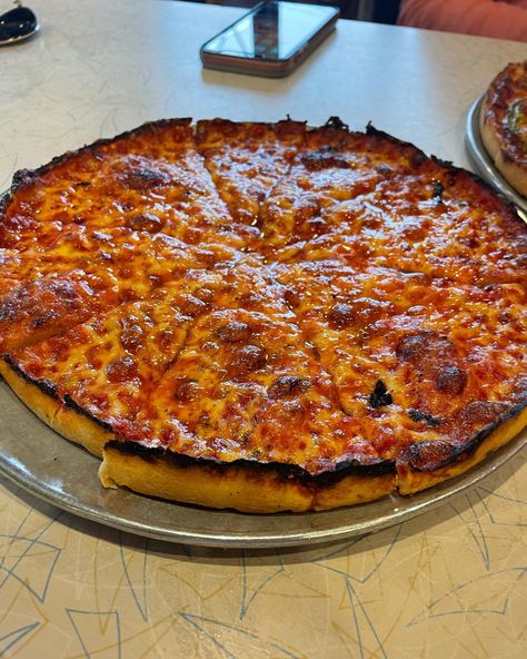 South Shore Bar Pizza Recipe - New England Style Bar Pizza South Shore Bar Pizza Recipe, New England Bar Pizza, Crispy Pizza Dough Recipe, Bar Pizza Recipe, Shakeys Pizza, Bar Pizza, Homemade Pizza Dough Recipe, Pizza Pies, Pizza Hot