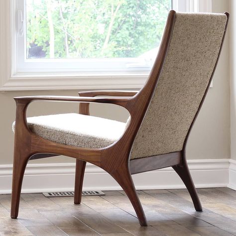 DECADEFIVEFURNITURE™ on Instagram: “I think we just found the perfect angle of this vintage easy chair. 👀 Solid African teak construction and AAA craftsmanship. They just…” Teak Wood Chair Design, Modern Wooden Chair, Sofas Design, Mcm Chair, Wooden Dining Table Designs, Contemporary Console, Sofa Outdoor, Scandinavian Armchair, Teak Wood Furniture