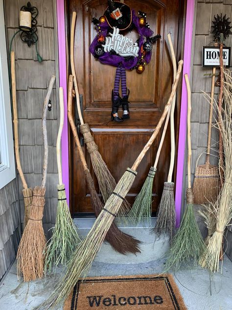 Make A Broom Witches, Diy Nature Witch Broom, Diy Cinnamon Witch Broom, Broom Making Party, Make Your Own Witches Broom, Witch Broom Ideas, How To Make A Besom Broom, Witches Broomsticks Diy, Making A Witches Broom