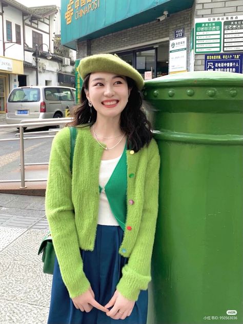 Dalat Outfits, Green Outfit Korean, Minimal Casual Outfit, Cute Outfits Pastel, Outfits Pastel, Japanese Korean Fashion, Winter Outfits Cold, Ootd Outfits, Style Korea