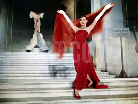 Audrey Hepburn Funny Face, Audrey Hepburn Outfit, Audrey Hepburn Pictures, Audrey Hepburn Dress, Bill Cunningham, Olivia Hussey, Audrey Hepburn Quotes, Givenchy Dress, Scarlett O'hara