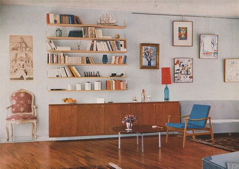 60s Decor Home, 60s House Decor, 60s Interior Design, 1960s Interior Design, 1960s Interior, Picture Rails, 60s Interior, 60s House, 60s Decor