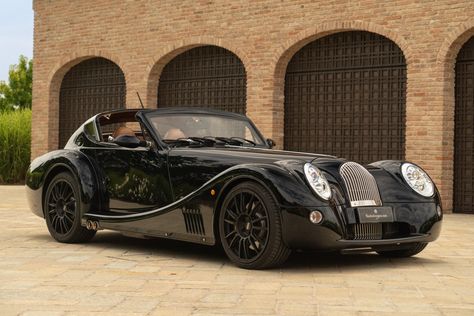 2011 Morgan Aero 8 Morgan Aero 8, Morgan Cars, Reggio Emilia, Exterior Colors, Fast Cars, Colorful Interiors, Sports Car, Cars, Sports