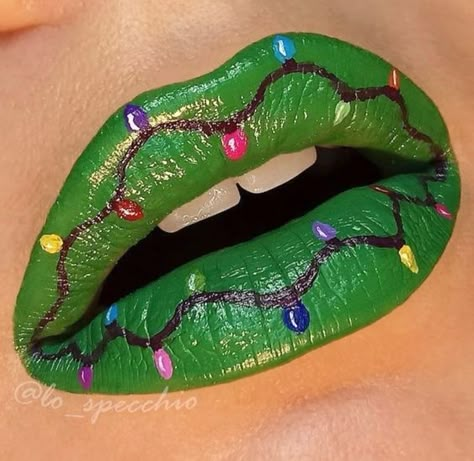 Christmas Lips, Friday Makeup, Xmas Makeup, Colorful Lips, Christmas Eye Makeup, Lipstick Tips, Holiday Lip, Lip Art Makeup, Read My Lips