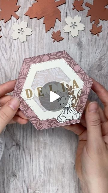 Katharina Tarta Crafts on Instagram: "I know I have shown you this type of pop up card before, but I am currently working on a hexagonal album and I thought trying this card in a hexagonal shape would be a fun twist to it, don’t you think? 😊🌸 (Also prepare yourself for more hexagonal content during the next few days 😅)  #scrapbooking #" Katharina Tarta Crafts, Pop Up Invitation, Hexagon Cards, Fancy Fold Card Tutorials, Exploding Boxes, Frame Card, Easel Cards, Hexagon Shape, Fancy Fold Cards