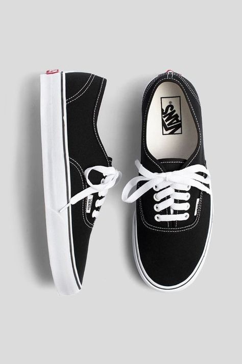 Converse Haute, Trending Shoes For Men, Vans Authentic Black, Tenis Vans, Black Nike Shoes, Shoe Wishlist, Girly Shoes, Vans Authentic, Sneakers Men Fashion