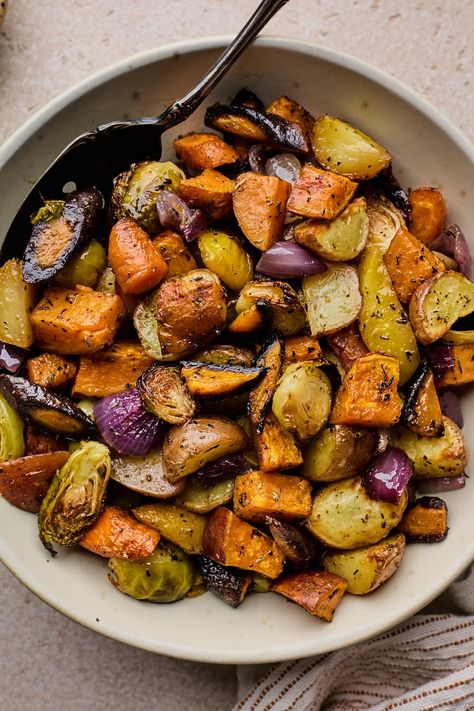 Easy Oven Roasted Vegetables Fall/Winter | Olive & Mango Roasted Winter Vegetables Oven, Winter Roasted Vegetables, Roasting Vegetables In Oven, Roasted Root Vegetables Oven, Roasted Winter Vegetables, Roasted Fall Vegetables, Roasting Vegetables, Appetizers Ideas, Roasted Vegetables Oven