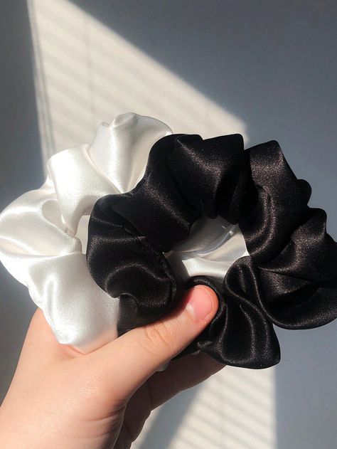 Black And White Scrunchies, Hair Accessories Scrunchies, Black Scrunchie Aesthetic, Black Silk Scrunchie, Black Accessories Aesthetic, Aesthetic Hair Accessories, Black And White Accessories, Scrunchies Black, Scrunchies Aesthetic