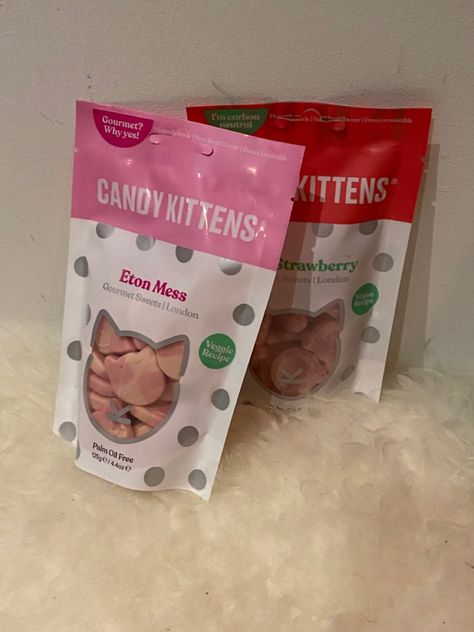 Candy Kittens Sweets, Candy Kittens, Vegan Gourmet, Strawberry Sweets, Snackle Box, Gourmet Sweets, Santa Ideas, Strawberry Candy, Eton Mess