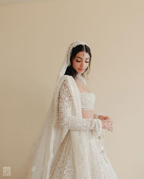 10 Things We Loved About Alanna Pandey's Wedding | WedMeGood Alana Pandey, Alanna Pandey, Celebrity Brides, Athiya Shetty, Reception Outfits, Celebrity Bride, White Lehenga, Wedding Lehenga Designs, Indian Bride Outfits