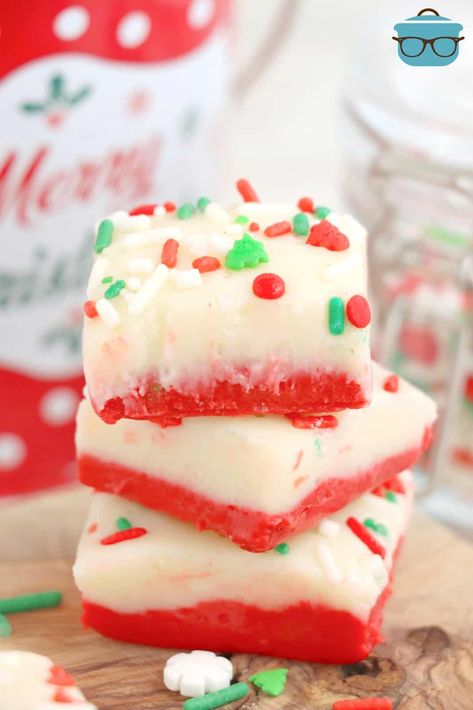 Christmas Cake Batter Fudge, Cake Mix Fudge, Holiday Fudge Recipes, Fudge Christmas, Cake Batter Fudge, Best Fudge Recipe, Holiday Fudge, Easy Holiday Treats, Best Banana Pudding