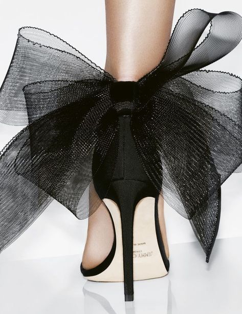 Mode Chanel, Jimmy Choo Heels, Bow Sandals, Wedding Heels, Shoe Art, Fabulous Shoes, Marie Antoinette, Beautiful Shoes, Flat Shoes