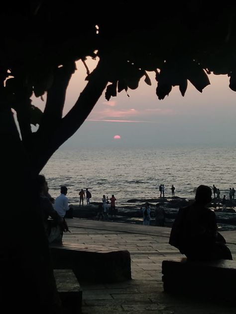 Bandra Mumbai Aesthetic, Bandra Bandstand Mumbai, Bandra Aesthetic, Bandstand Mumbai, Bandra Mumbai, Ramadan Images, Mumbai City, Beach Pic, Adventure Travel Explore