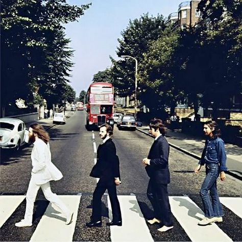 Rare Shots of the Abbey Road Cover Photo Session Lucas Levitan, Sgt Peppers Lonely Hearts Club Band, Crossing The Street, Beatles Love, Famous Photos, Beatles Abbey Road, The Fab Four, Lonely Heart, Abbey Road