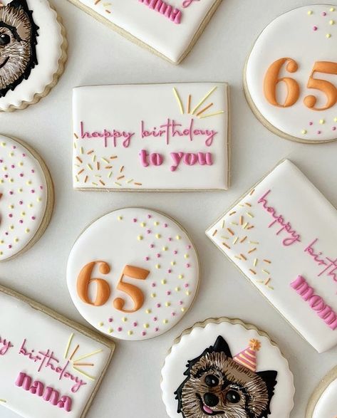 Simple Birthday Cookies Royal Icing, Birthday Cookies Aesthetic, Happy Birthday Royal Icing Cookies, 60th Cookies Birthday, Simple Birthday Cookies Decorated, Birthday Iced Cookies, Royal Icing Cookies Birthday, Happy Birthday Cookies Decorated, 40th Cookies