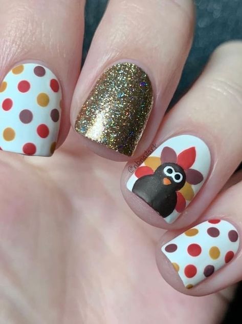 Thanksgiving Nails Design Fall Short, Thanksgiving Nail Ideas Turkey, Thanksgiving Nail Art Ideas, Nail Art Thanksgiving Autumn, Fall Nails Polka Dots, Cute Turkey Nail Designs, Turkey French Tip Nails, Pilgrim Nails, Thanksgiving Acrylic Nails Ideas