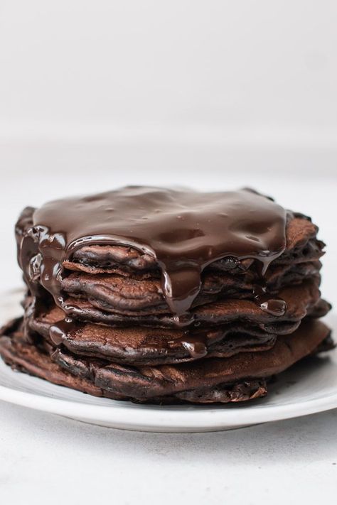 Chocolate Pancakes, Cooking Chocolate, Pancakes And Waffles, Savoury Cake, Pancake Recipe, Sweet Breakfast, How To Make Chocolate, Clean Eating Snacks, Breakfast Brunch