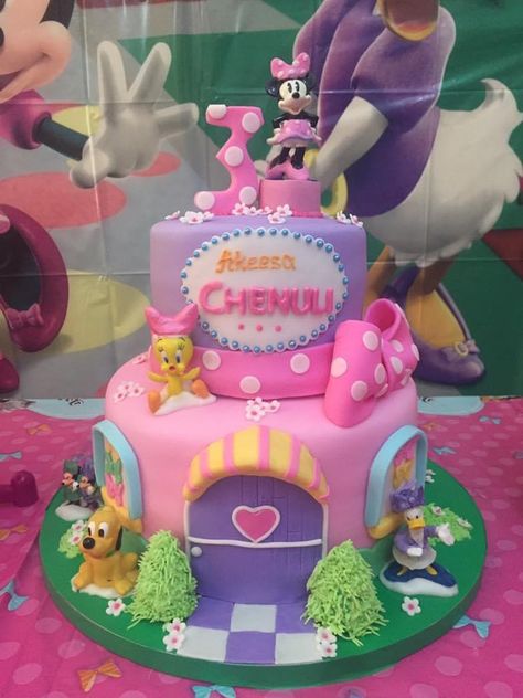 Minnie’s Bowtique Cake, Daisy Duck Cake, Minnie Y Daisy, Disney Themed Cakes, Truck Birthday Cakes, Minnie Mouse Birthday Party Decorations, Minnie Mouse Birthday Cakes, Animal Birthday Cakes, Tropical Birthday Party