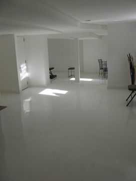 White Epoxy Flooring Cream Wall Paint, Flooring Epoxy, Restore Furniture, Stained Floors, Resin Flooring, Contemporary Basement, Concrete Painting, Downstairs Bedroom, Epoxy Floors