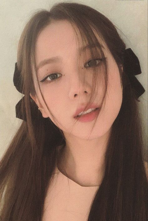 #jisoo Beauty Pop, Pink Photo, Girls Rules, Iconic Photos, Blackpink Photos, Blackpink Jennie, Blackpink Jisoo, Kpop Girl Groups, South Korean Girls