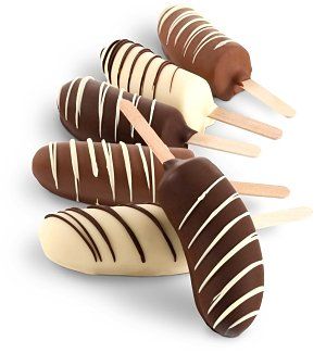 Secretos para hacer bananas congeladas en paleta | Mi Kinder Frozen Banana Pops, Chocolate Covered Bananas Frozen, Choco Banana, Chocolate Covered Bananas, Summer Sweets, Frozen Bananas, Beautiful Chocolate, Summer Treats, Chocolate Covered Strawberries