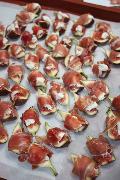 Fig Appetizer Recipes, Fig Appetizer, Best Ina Garten Recipes, Roasted Figs, Fancy Appetizers, Ina Garten Recipes, Fig Recipes, Best Appetizer Recipes, Party Food Appetizers