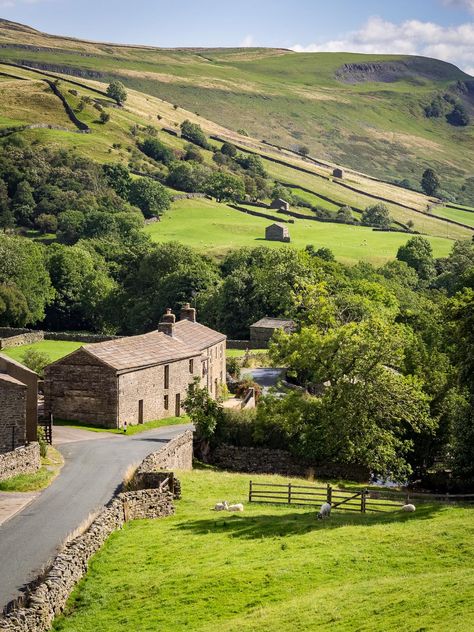 Swaledale between Thwaite and Muker | North Yorkshire Travel Aesthetic Adventure, Adventure Travel Photography, Traveling Goals, Aesthetic Adventure, England Countryside, Photography Traveling, British Countryside, Yorkshire Dales, England And Scotland