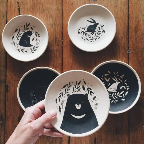 Ceramics Bowls, Coming Soon Sign, Diy Pottery Painting, Cerámica Ideas, Pottery Painting Designs, Deco Luminaire, Diy Ceramic, Keramik Design, Pottery Crafts