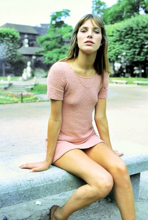 Birkin. Being Jane. Style Jane Birkin, Jane Birkin Style, Mode Hippie, Serge Gainsbourg, Charlotte Gainsbourg, Jane Birkin, Style Icon, Beautiful People, Persona