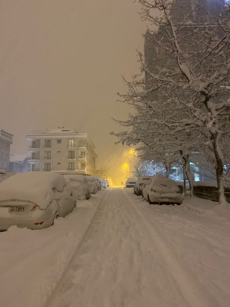 Snow City Aesthetic, Blurry City, Romanticizing Winter, Winter Town, I Smell Snow, Winter City, Winter Mood, I Love Winter, Christmas Feeling