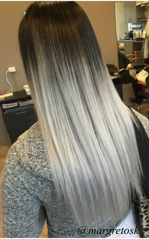 Black root to platinum silver ends. Silver ombre. Gray hair Black Roots Blonde Hair, Ash Gray Hair Color, Dark Skin Blonde Hair, Ash Grey Hair, Silver Ombre Hair, Grey Ombre Hair, Ombre Hair Blonde, Hair Color Formulas, Silver Ombre