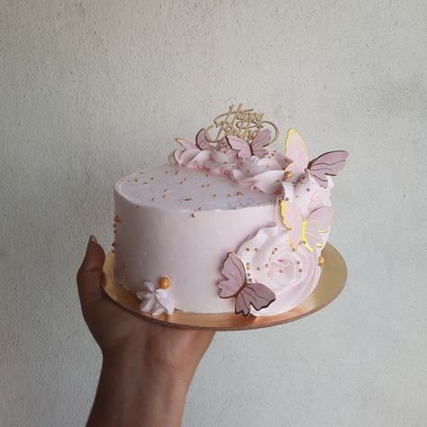 Pink cake, birthday cake, butterfly cake, asthetic cakes Pink Whipped Cream Cake, Pink Theme Birthday Cake, Birthday Cake Butterfly Theme, Butterfly Theme Cake Simple, Cake Butterfly Design, Small Butterfly Cake, Pink Cake With Butterflies, Pink Cake Designs Birthday, Butterfly Cakes Ideas