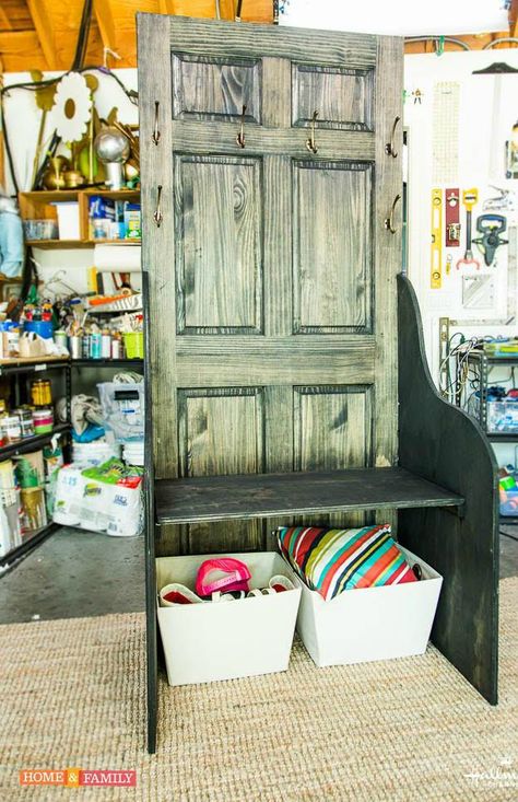 DIY entryway bench made from an old door- a great home decor reuse project Old Door Diy, Entry Way Door, Entryway Bench Ideas, Old Door Decor, Door Bench, Door Diy Projects, Diy Entryway Bench, Old Benches, Crafty Decor