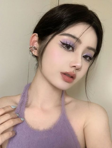 cc: @邓牙牙 - xiaohongshu Doll Eye Makeup, Korean Eye Makeup, Ulzzang Makeup, Purple Makeup, Ethereal Makeup, Eye Makeup Designs, Fancy Makeup, Asian Eye Makeup, Makeup Looks Tutorial