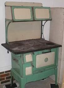 Wood cook stove restoration tips Wood Stove Decor, Antique Cast Iron Stove, Antique Kitchen Stoves, Stove Decor, Antique Wood Stove, Wood Burning Cook Stove, Stove Ideas, Stoves For Sale, Coal Stove