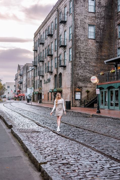 Savannah Georgia River Street, Travel Beautiful Places, Georgia Photography, Tybee Island Georgia, East Coast Usa, Southern Travel, Cathedral Basilica, Top Photography, Most Instagrammable Places