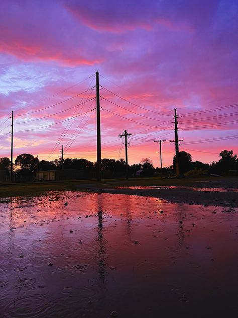 #ripple #sunset #water #rain Rain Sunset Aesthetic, Calm Images, Rain Sunset, Rainy Sunset, Online Aesthetic, Pretty Sunsets, Rain Window, Beautiful Tree Houses, Rainy Sky