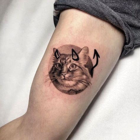 Single Needle Tattoo, Spooky Tattoos, Tattoo Shows, Tattoo Portfolio, Tattoo Project, Funny Tattoos, Realism Tattoo, Blackwork Tattoo, Animal Tattoos