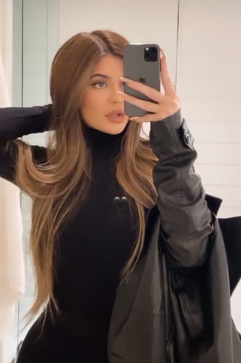 Brown hair Kylie Brown Hair, Kylie Jenner Honey Hair, Baddie Light Brown Hair, Kylie Jenner Brown Hair, Really Light Brown Hair, Kylie Jenner Hair Brown, Light Brown Hair Kylie Jenner, Kylie Jenner Caramel Blonde Hair, Kylie Jenner Brown Blonde Hair