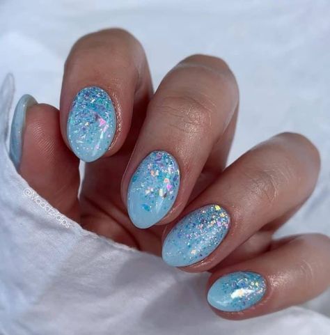 Light Blue Sparkle Nails, Baby Blue Nails With Glitter, Sparkly Blue Nails, Pale Blue Nails, Simple Blue Nails, Light Blue Nail Ideas, Blue Nails With Glitter, Blue Sparkle Nails, Blue Sparkly Nails