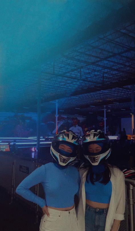 Go karting, glo karting, date night, summer nights, arcade, Go Karting Outfit, Summer Aesthetic Outfit, Go Karting, F1 Formula, Hot Girl Summer, Aesthetic Outfit Ideas, Play Ball, Aesthetic Outfit, Outfits Summer