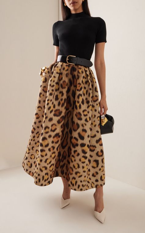 MODA OPERANDI: OSCAR de la ROSA Knit Silk-Blend Top and the Animal-Print Faille Midi Skirt… Leopard Skirt Outfit, Look Working Girl, Leopard Print Outfits, Leopard Outfits, Animal Print Outfits, Modest Fashion Hijab, Animal Print Skirt, Animal Print Fashion, Creation Couture