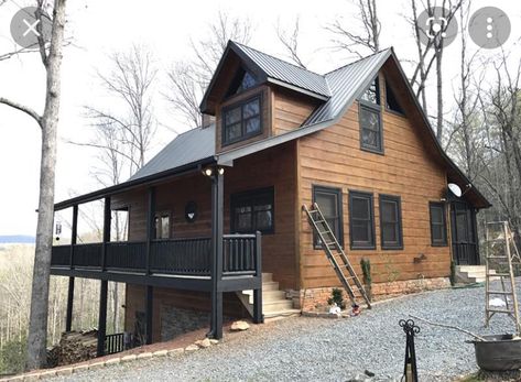 Black Log Cabin Exterior, Painted Log Cabin Exterior, Log House Exterior, Log Cabin Porch, Painted Log Cabin, Modern Mountain Cabin, Log Homes Exterior, Log Cabin Exterior, Porch Paint